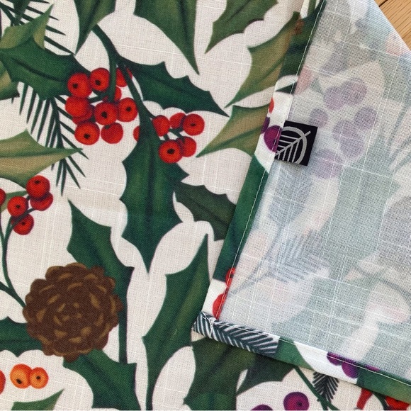 Two Christmas Placemats square red green poinsettias Simons - Picture 4 of 5